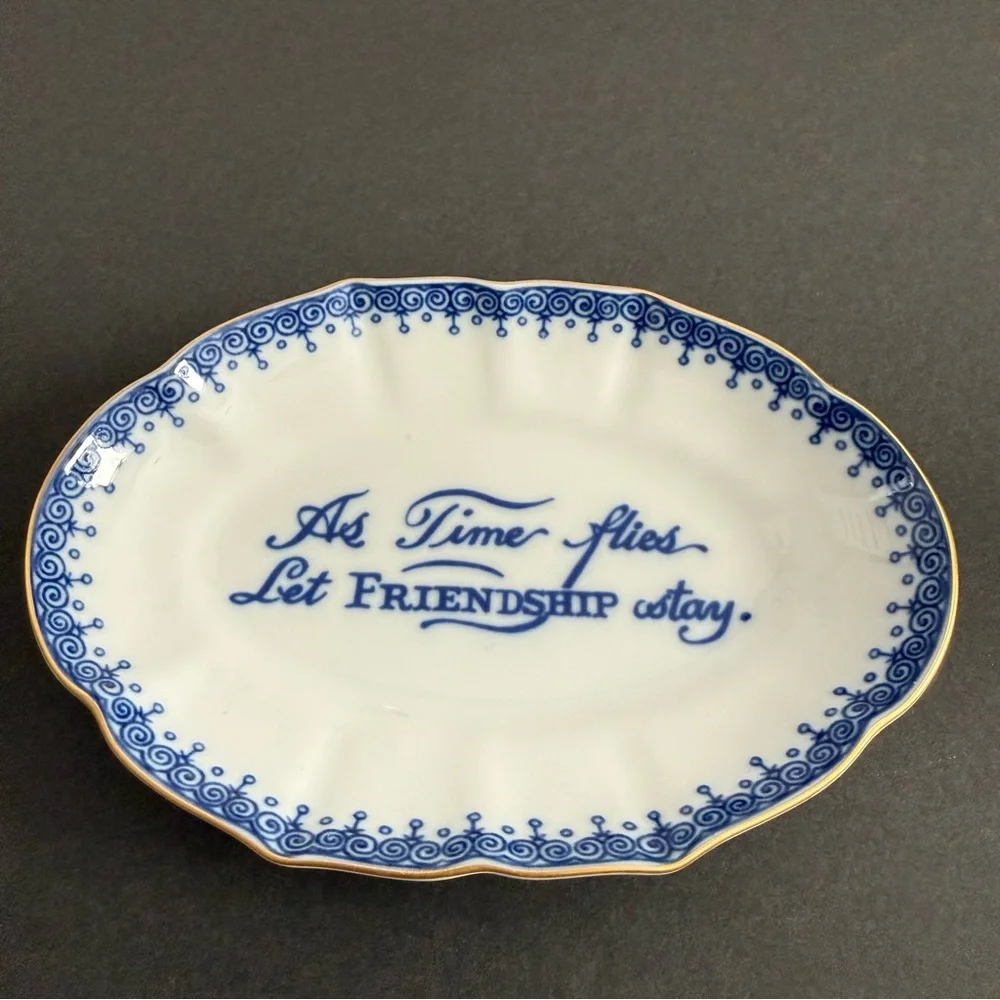 Decorative Blue and White Porcelain Jewelry Trinkets friendship Plate